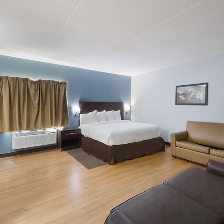 Hometowne Studios By Red Roof San Antonio - Seaworld Northwest ภายนอก รูปภาพ