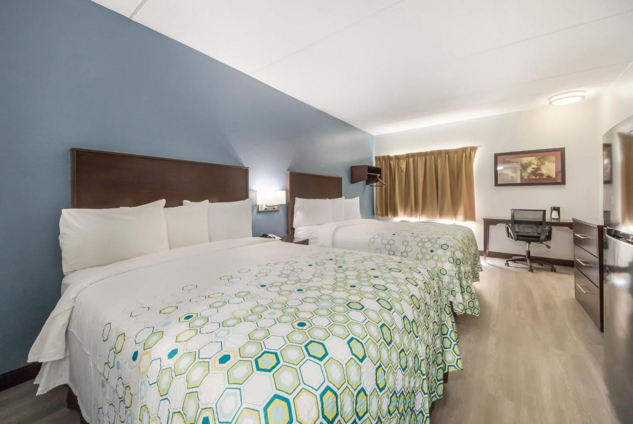 Hometowne Studios By Red Roof San Antonio - Seaworld Northwest ภายนอก รูปภาพ