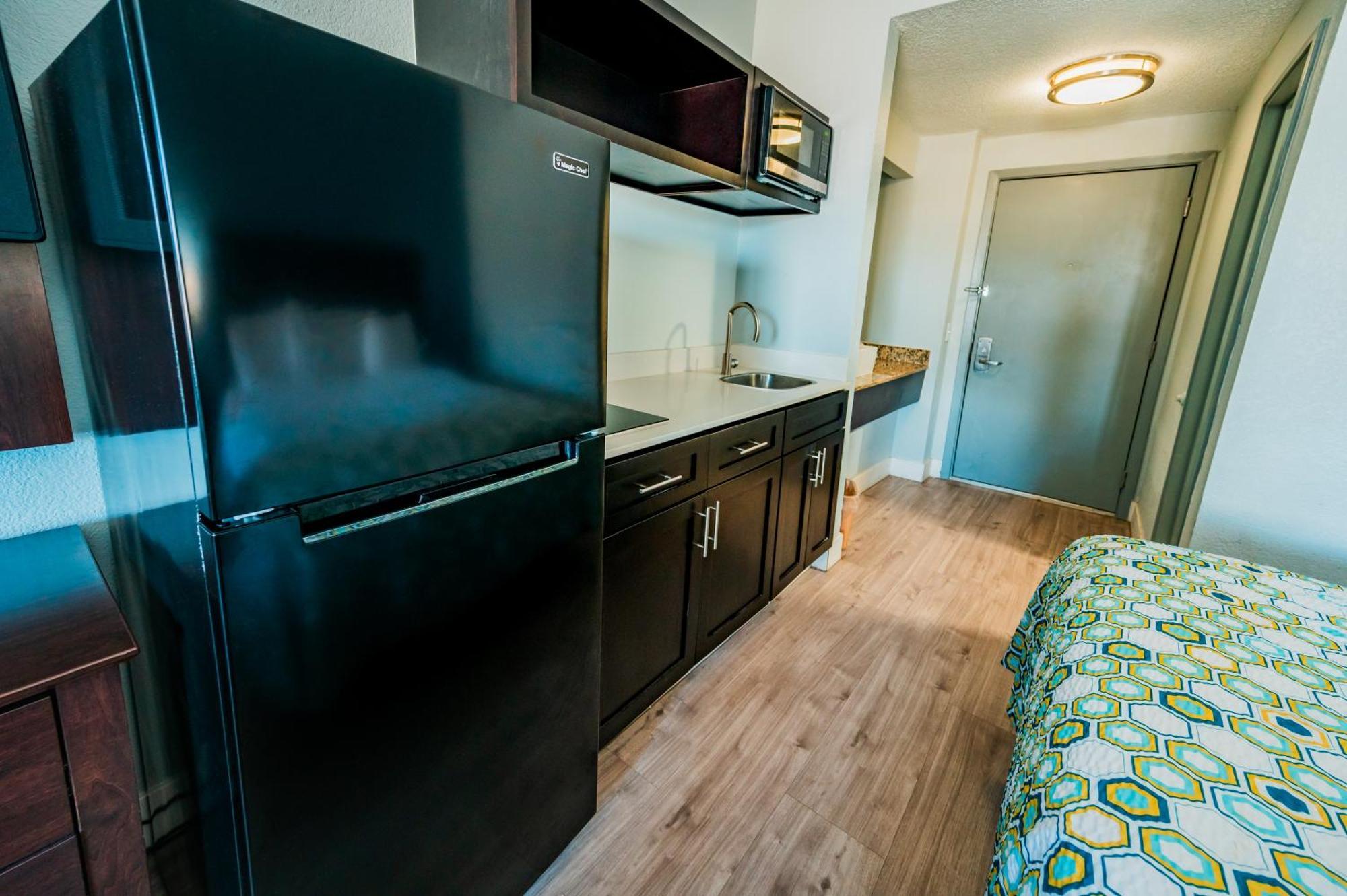 Hometowne Studios By Red Roof San Antonio - Seaworld Northwest ภายนอก รูปภาพ